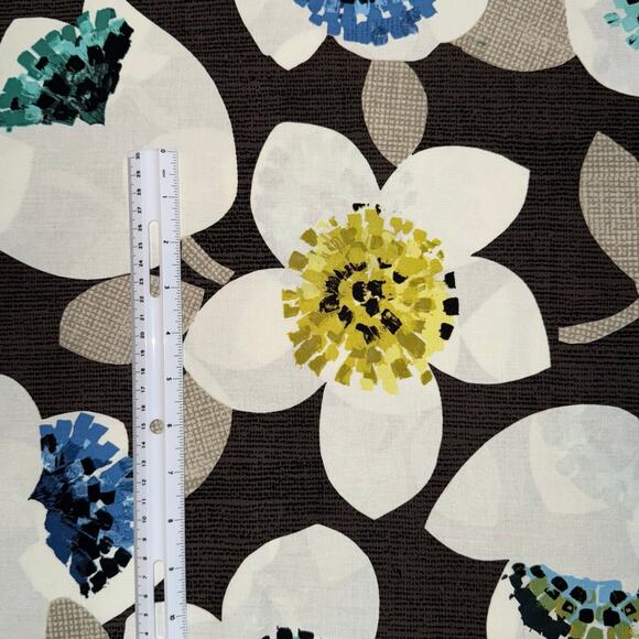 Cachet by Michele D'Amore Designs - Benartex Fabric - Large Flower - 1/2 Yard - Picture 3 of 7